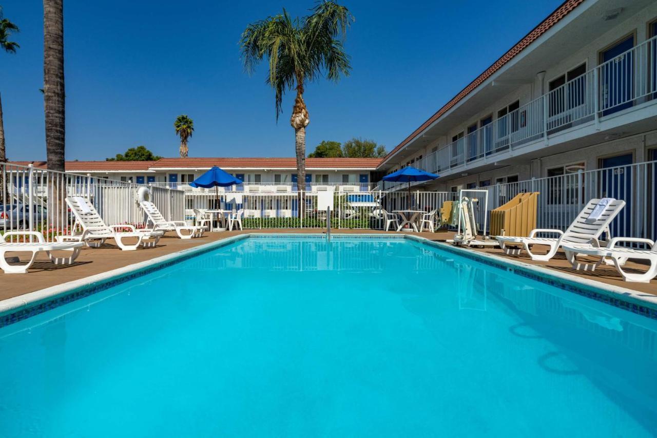 Hotel 6-sepulveda, Ca - Angeles - Nuys - North Hills Los Angeles